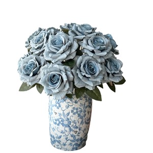 Bouquet de 3 roses artificielles Manta Rose, fleurs en soie plastifiée gaufrée pour mariage et décoration intérieure - Product Image 5