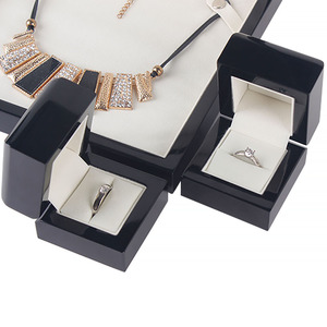 Bán Buôn Biểu Tượng Tùy Chỉnh Phụ Nữ Sang Trọng Cưới Trắng Đen Bóng Sơn Mài Gỗ <span class=keywords><strong>MDF</strong></span> Đồ Trang Sức Nhẫn Quà Tặng Bao Bì Hộp - Product Image 6