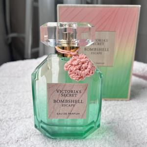 Vente en gros de vaporisateurs pour le corps de 100 ml, parfum longue durée, Bombshell Escape <span class=keywords><strong>Victoria</strong></span>, parfum de <span class=keywords><strong>marque</strong></span> pour femmes, original - Product Image 4