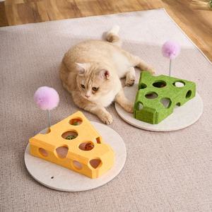 Nuevo juguete de caja de juego de rompecabezas de gato hecho <span class=keywords><strong>en</strong></span> <span class=keywords><strong>fieltro</strong></span> <span class=keywords><strong>en</strong></span> forma de queso con campana y Palo de juguete para gatos para aliviar el aburrimiento de los gatos producto para mascotas - Product Image 1