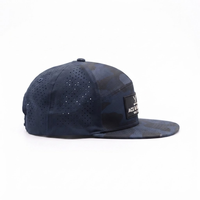 Casquette de sport personnalisée pour le golf, la course et les activités de plein air, 7 panneaux, camouflage, perforations laser, séchage rapide, respirante, visière plate, patch en caoutchouc, fermeture snapback