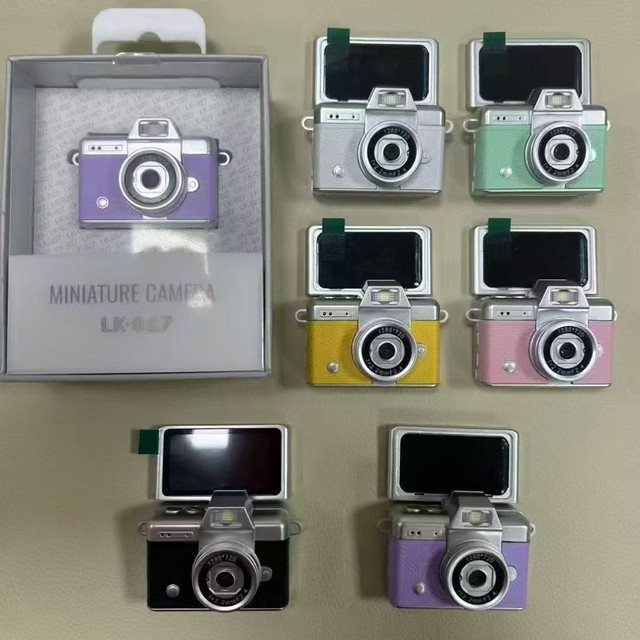Student Party Portable Photo Video Card Neck Digital Retro Thumb Flip Screen Small Camera