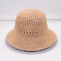 Venta de sombrero de verano encantador a la moda, sombrero Cloche de colores mezclados, sombrero de cubo de paja de rafia de ganchillo para mujer