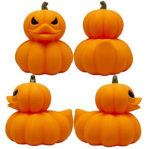 Jouets de bain flottants en PVC jaune en forme de lion citrouille d'Halloween, canards en caoutchouc, jouets sonores à presser en TPE, vente en gros - Product Image 1