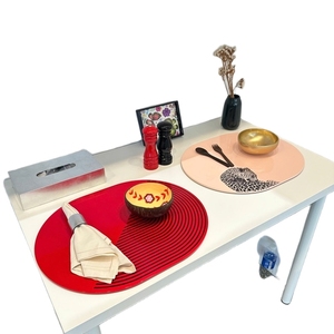 Mantel Individual de Lujo Hecho a Mano con Laca, Elegante Decoración para Mesa de Comedor para el Hogar - Product Image 1