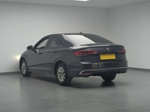 <span class=keywords><strong>Volkswagen</strong></span> Bora Berline d'occasion 2023, automatique, essence, transmission intégrale (AWD) / traction avant (FWD), conduite à gauche, sièges en cuir foncé, pneus R15, toit ouvrant - Product Image 5