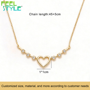 Collier pendentif barre cœur ajouré délicat avec pierre CZ, cadeau d'<span class=keywords><strong>amour</strong></span> personnalisé, en acier inoxydable 316 PVD or rose et argent, avec chaîne maille forçat - Product Image 5