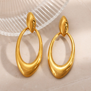 Boucles d'oreilles créoles en acier inoxydable plaqué or, forme ovale goutte d'eau, bijoux de mode pour le bureau et la carrière - Product Image 3