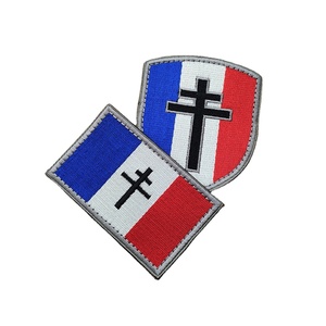 Patch brodé personnalisé tricolore bleu, blanc, rouge, prêt à être expédié, pour sacs à dos tactiques, chapeaux, gilets tactiques - Product Image 1