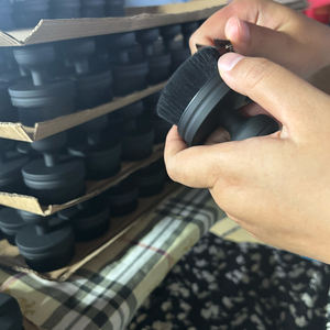 Fabbrica OEM piccola poliammidi spazzola per capelli a forma di timbro per la lucentezza dei pneumatici 63 mm folta in pelle di cuoio - Product Image 4