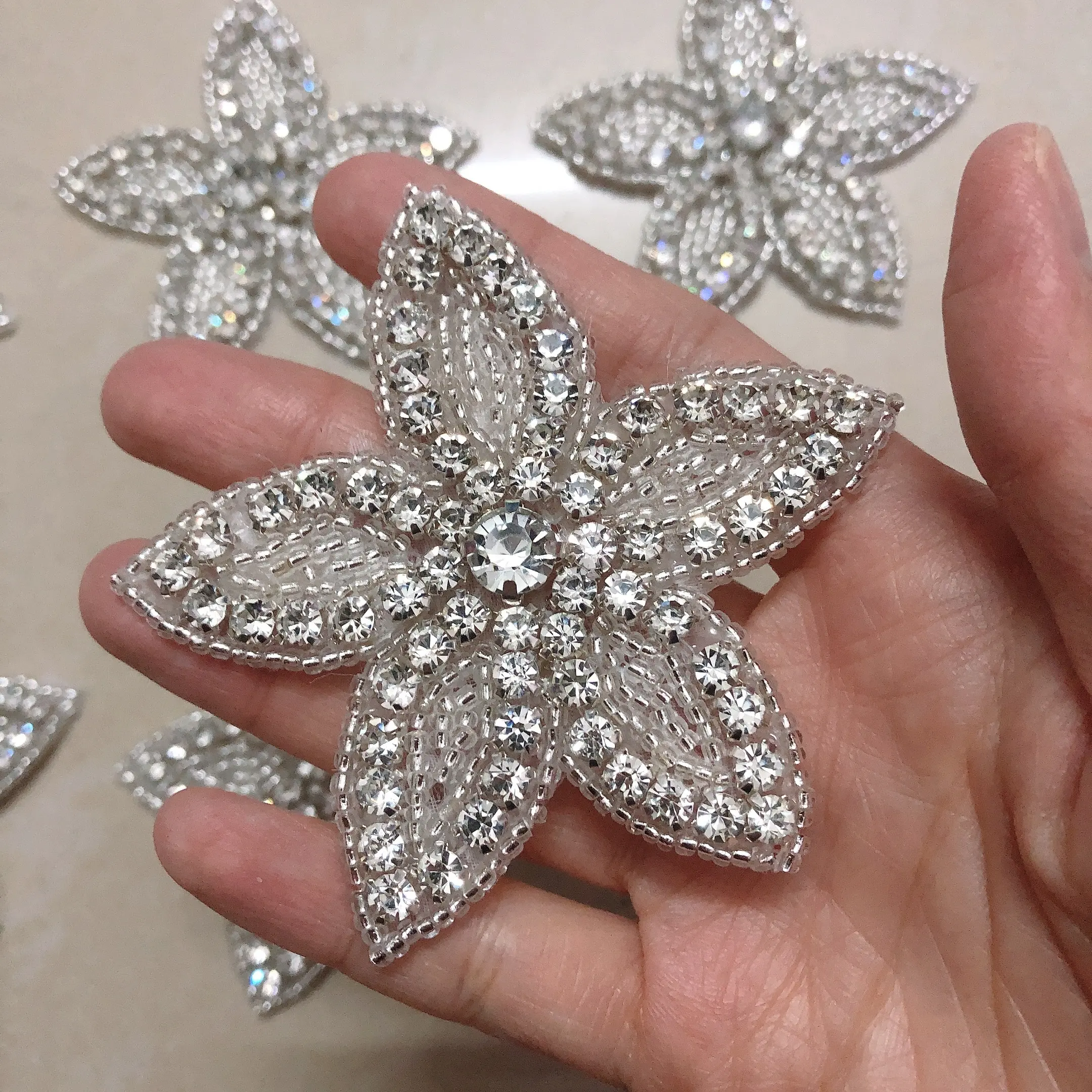 Shiny crystal rhinestone flower applique patch for shoes/goblet/dress