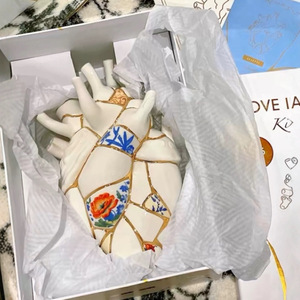 Jarrón de Cerámica Italiano en Forma de Corazón, Adorno Decorativo de Escritorio, Juego de Caja de Regalo para el Día de San Valentín - Product Image 1