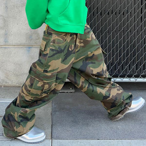 Huili Oem Fashion Streetwear Vintage pantaloni da allenamento a gamba larga da uomo pantaloni Cargo oversize stampati mimetici personalizzati - Product Image 4