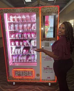 Distributeur automatique <span class=keywords><strong>de</strong></span> cartes à collectionner à puce avec écran numérique LED personnalisé distributeur automatique <span class=keywords><strong>de</strong></span> cartes <span class=keywords><strong>de</strong></span> sport avec ascenseur en <span class=keywords><strong>vente</strong></span> - Product Image 5