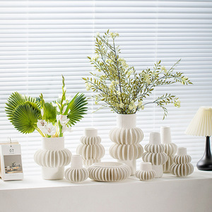 Vase en céramique <span class=keywords><strong>simple</strong></span> de style européen, émail coloré, <span class=keywords><strong>origami</strong></span>, créatif, pour arrangement floral hydroponique, mariage, maison, écologique, résistant aux rayures - Product Image 1