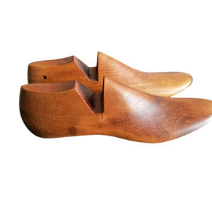 Moule en bois de haute qualité pour chaussures pour hommes - Product Image 1