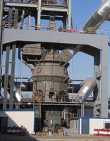 Broyeur à rouleaux vertical robuste pour la préparation des matières premières des cimenteries modernes à procédé sec