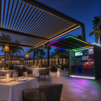 Pavillon de cuisine extérieur avec barbecue en acier inoxydable 304, réfrigérateur, portes coulissantes doubles, protection contre le vent et la pluie, fenêtre latérale, bande lumineuse LED