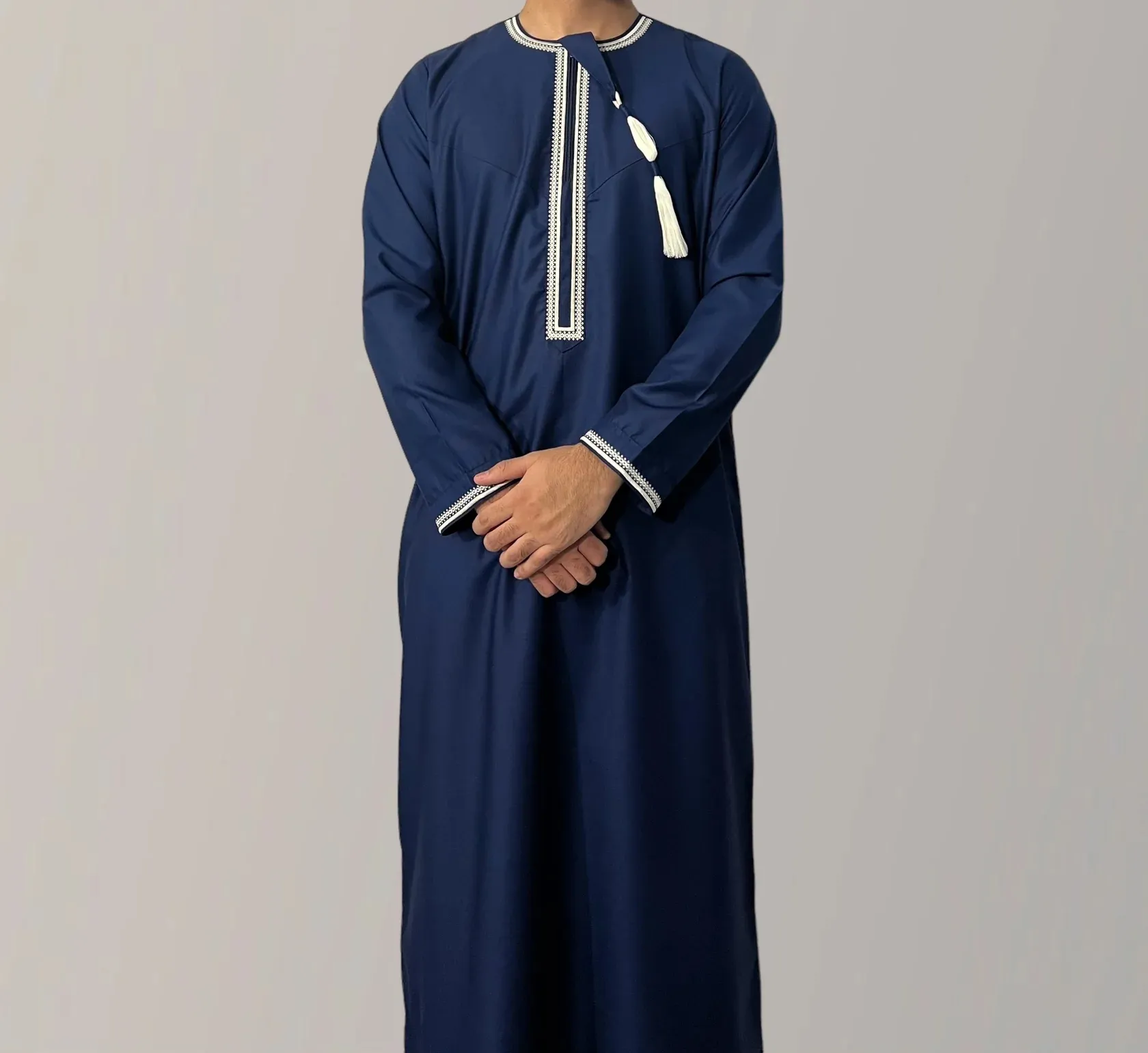 Árabe Daffah Omani delicado bordado Thobes ropa islámica Color sólido Kaftan Jubbah hombres thobe musulmán thobe para hombres