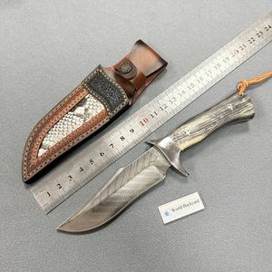 Faca de Caça Bushcraft TLZR11 de Lâmina Fixa em Aço Damasco Reforçado com Bainha de Couro Genuíno e Cabo de Madeira Grosso - Product Image 5