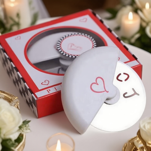 Roue de coupe-<span class=keywords><strong>pizza</strong></span> en acier inoxydable avec amour pour les cadeaux de fête de mariage dans une boîte - Product Image 1