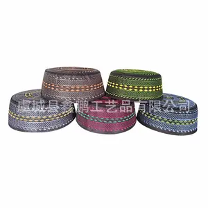 Factory Wholesale Islamic Men&#39s Hat Round Embroidered Arabian Black Striped Muslim Prayer Hat