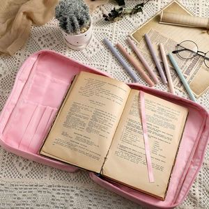 Fundas para Biblia de Muestra Gratuita para Mujeres con Marcadores Pastel de Doble Punta, Estuche Protector con Cremallera y Asa para Niñas de Iglesia - Product Image 6