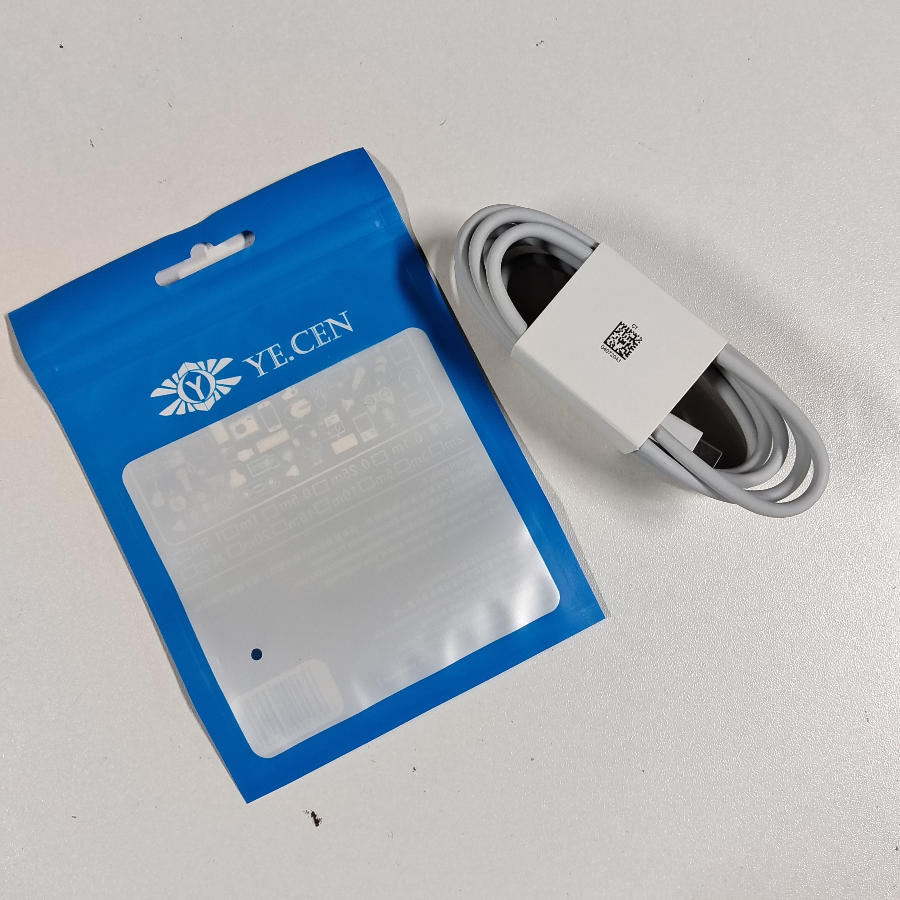 White 6A cable u-c with Bag