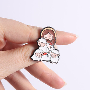Pin Esmaltado Religioso Personalizado Sin Pedido Mínimo, Fabricante de Pines de Esmalte Suave con Cruz de Jesucristo, Insignias de Solapa de Oveja para Regalos de Iglesia - Product Image 3