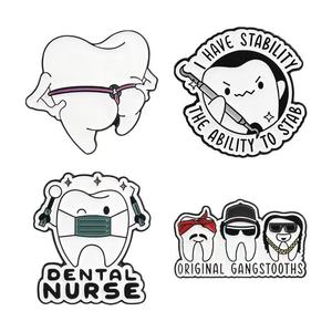 Broche de la série dentaire, mignonne et amusante, à thème dentaire, en métal, style dessin animé, accessoire de mode, vente en gros transfrontalière - Product Image 6