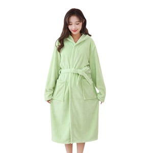 Peignoir à Capuche Rayé XL Automne Hiver pour Femme en Velours Corail Épaissi, Serviette de Bain Portable, Jupe à Manches Longues pour la Maison - Product Image 5