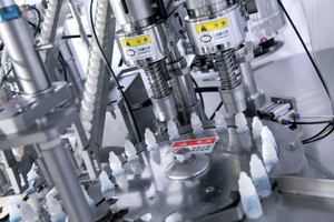 स्वचालित छोटी बोतल आँख ड्रॉप भरने Plugging और कैपिंग मशीन के लिए आई ड्रॉप भराव - Product Image 4