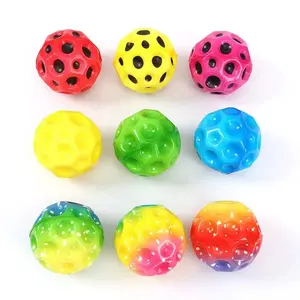 Pelotas de juguete de espuma PU deportes pelota antiestrés juguete para apretar alivio del estrés 6,3 cm colorido Luna galaxia Bola de rebote alto