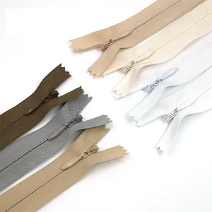Cremallera invisible de nailon colorido de extremo cerrado #3 personalizada directamente de fábrica para prendas, pantalones o falda de vestir