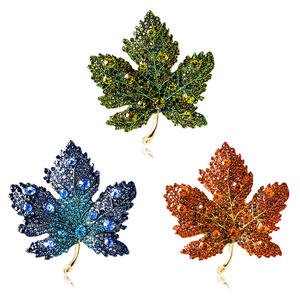 Broche en forme de feuille d'érable en cristal, broche de luxe exquise pour femmes, style simple, accessoire pour costume et veste - Product Image 5
