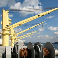 Grue marine sur mesure de 5, 10, 15, 20, 30, 50 tonnes pour le levage de cargaisons, grue de pont marine avec système hydraulique pour l'installation sur navires