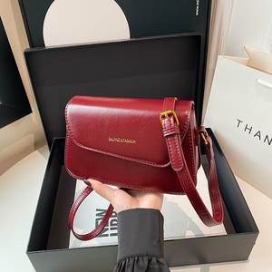 Venta caliente Simple Retro Textura Pequeño Bolso Mujer Bolsos De Lujo Nuevo Solo Hombro Crossbody Pequeño Bolso Cuadrado - Product Image 6