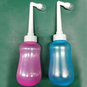 Bouteille de lavage péri-rectal NZMAN rose translucide à l'envers pour soins post-partum, bidet portable pour nettoyage et récupération périnéale pour les nouvelles mamans - Product Image 3