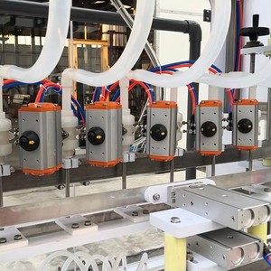 Haute vitesse automatique auto-écoulement Anti-corrosion détergent Corrosion <span class=keywords><strong>javel</strong></span> toilette <span class=keywords><strong>sol</strong></span> nettoyant liquide Machine <span class=keywords><strong>de</strong></span> remplissage - Product Image 3