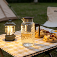 Pichet à eau en verre borosilicate NOBLE HAPPY avec couvercle en bois foncé, infuseur perforé, compatible micro-ondes, résistant à la chaleur, hermétique