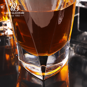Décanteur en verre élégant à l'ancienne avec bouchon en verre Verres Bouteille <span class=keywords><strong>de</strong></span> vin d'alcool <span class=keywords><strong>Carafe</strong></span> à whisky en verre classique 780ml - Product Image 6