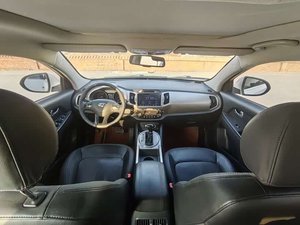 Voitures d'<span class=keywords><strong>occasion</strong></span> de haute qualité, <span class=keywords><strong>Kia</strong></span> <span class=keywords><strong>Sportage</strong></span> 2.0L 2015 2016 <span class=keywords><strong>2017</strong></span>, transmission automatique, SUV familial, adapté au trajet quotidien - Product Image 3