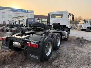 Camión Tractor SINOTRUK HOWO NX 6X4 de Servicio Pesado con 430 Caballos de Fuerza, Buena Calidad y Bajo Precio en Venta - Product Image 4