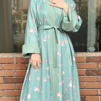 Robe Abaya Florale à Motifs Imprimés en Relief Magnifique Cardigan Brodée Tendance Élégante pour Femmes Musulmanes 0,6 kg