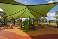 Voile d'ombrage verte anti-UV pour aire de jeux, plage, jardin, voile d'ombrage triangulaire pour terrasse