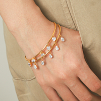 Gelang H&C Wholesale Waterdrop Heart CZ Dangle Bangle Emas Stainless Steel Terbuka, Perhiasan Hadiah Pernikahan Pesta untuk Wanita