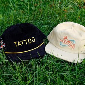 Casquettes en velours côtelé à visière plate avec cordon, personnalisées, 5 panneaux, non structurées, logo brodé - Product Image 1