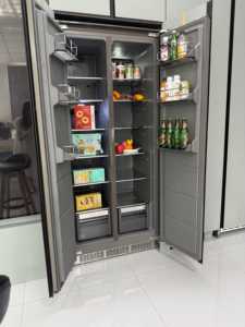 Réfrigérateur-congélateur à portes françaises en acier inoxydable sans givre, ventilation inférieure, design intégré à portes françaises - Product Image 4