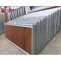 Panneaux de refroidissement évaporatif en papier kraft HM-7090 efficaces avec garantie de 2 ans pour la volière de poulets, l'élevage et les rideaux humides