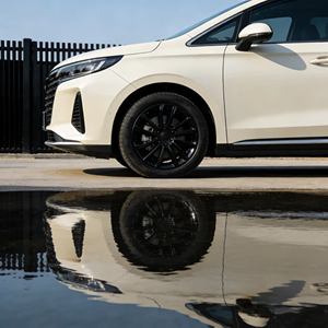 Película Protectora para Automóviles NIKO de TPU Multicolor con Cambio de Color Autoregenerativo, Garantía de 10 Años, Protección UV e IR, Grosor de 7.5 mil - Product Image 1